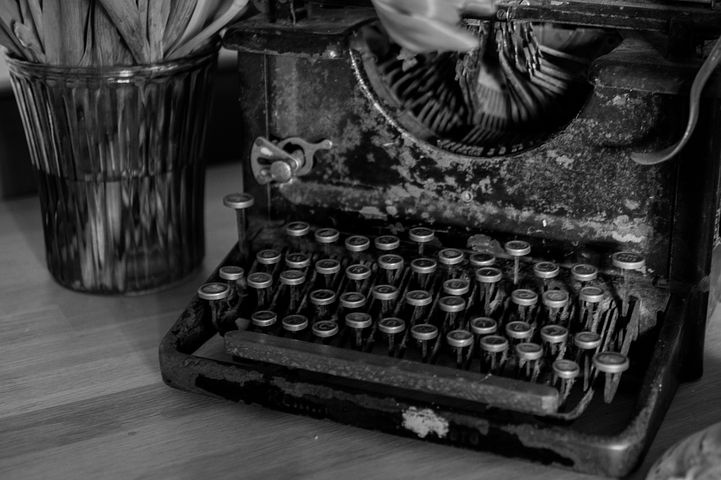 typewriter 669353 480