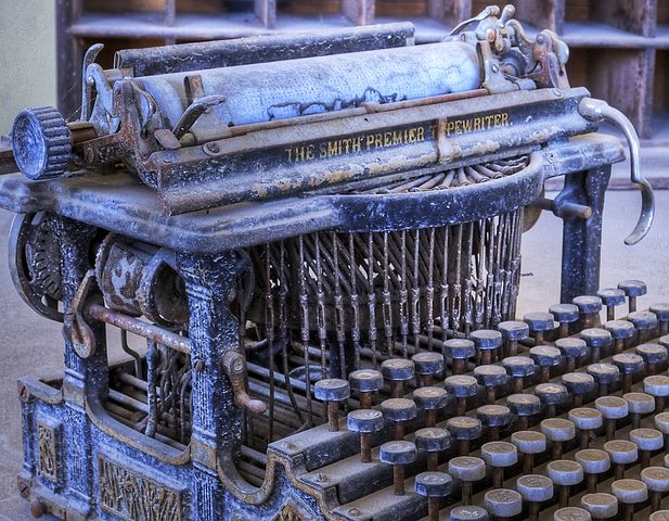 typewriter 1007298 480