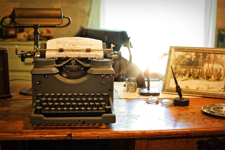 typewriter 2095754 480